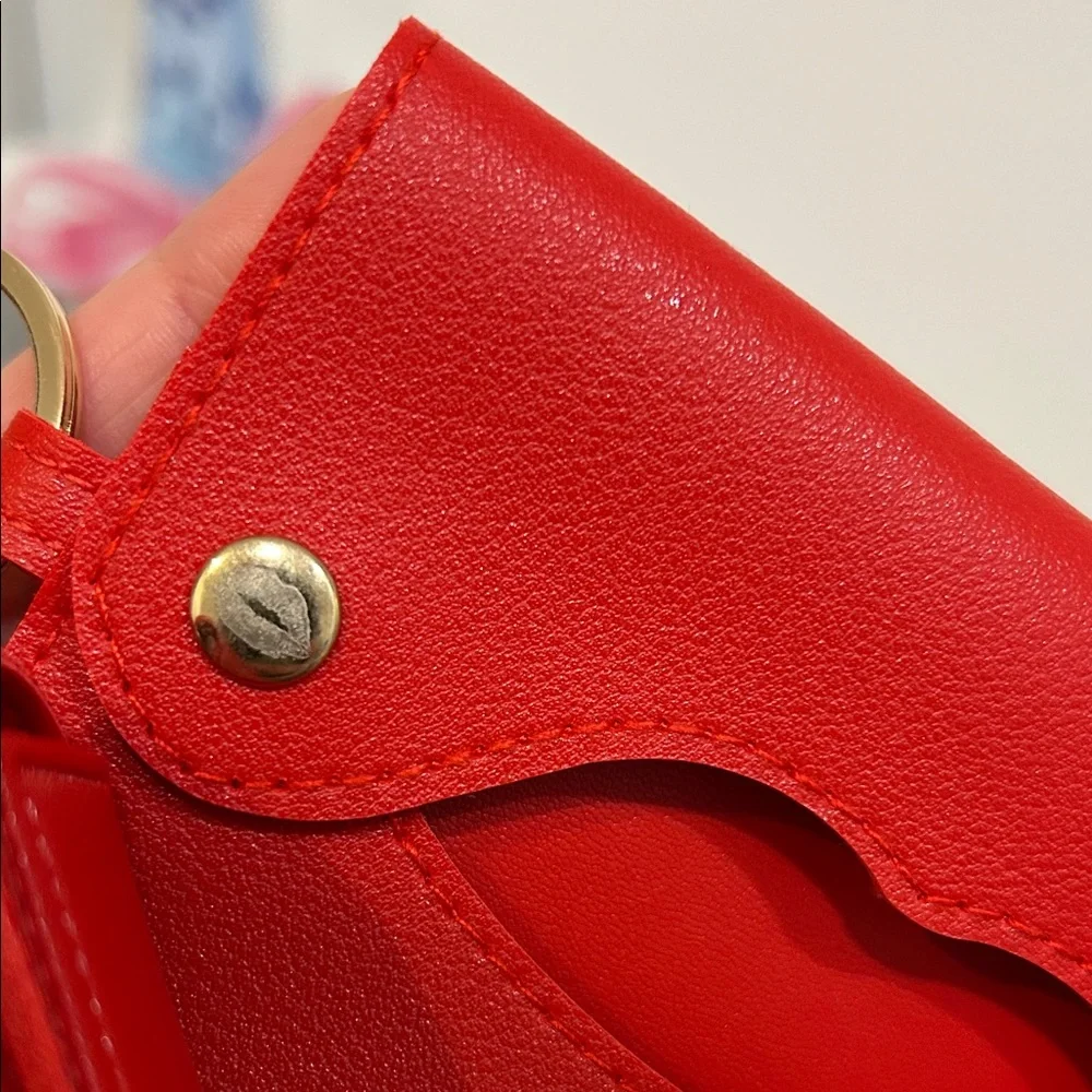 Laura Geller Limited Edition Tint-N-Tissue Lipstick & Tissue Holder Keychain Set - Picture 6 of 9